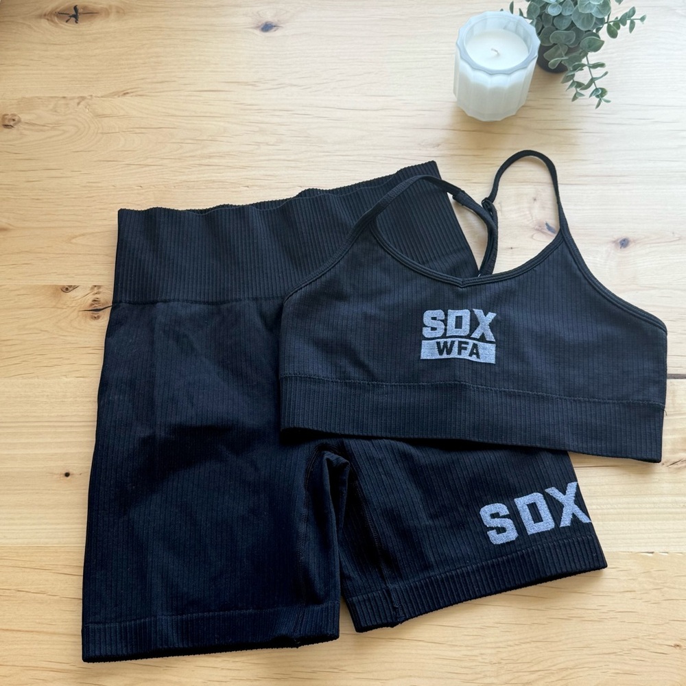 Sarah’s Day x White Fox Boutique Black Seamless Bike Shorts & Sports Bra SET, M